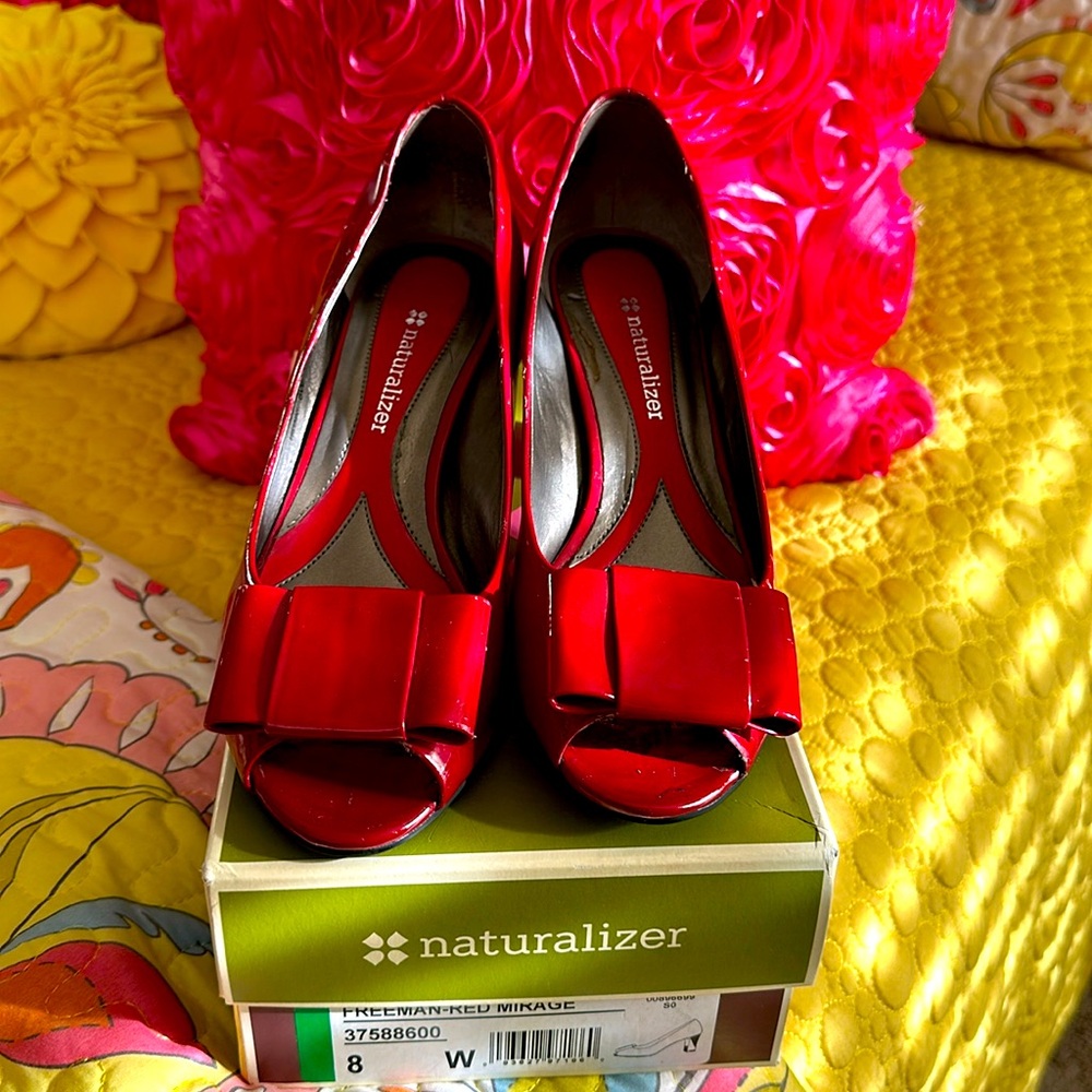 Naturalizer Freeman Red Mirage.